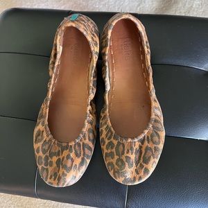 Leopard print TIEKS. LEATHER. Size 9